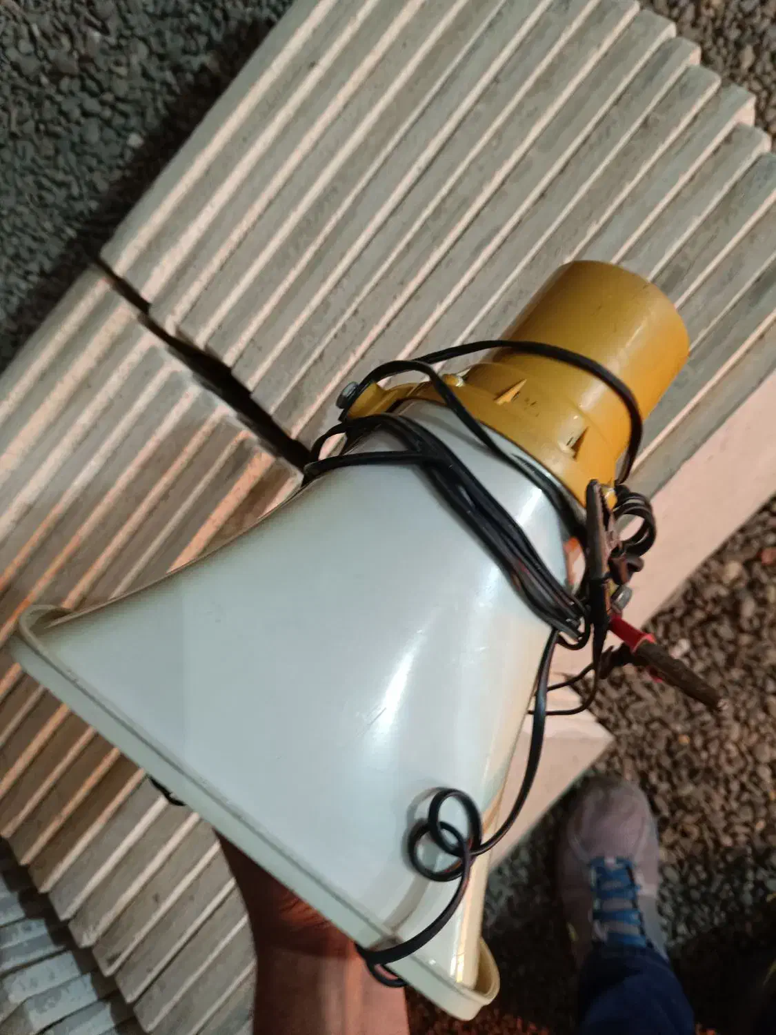 بلندگوی سیار|صوتی و تصویری|خوی, |دیوار