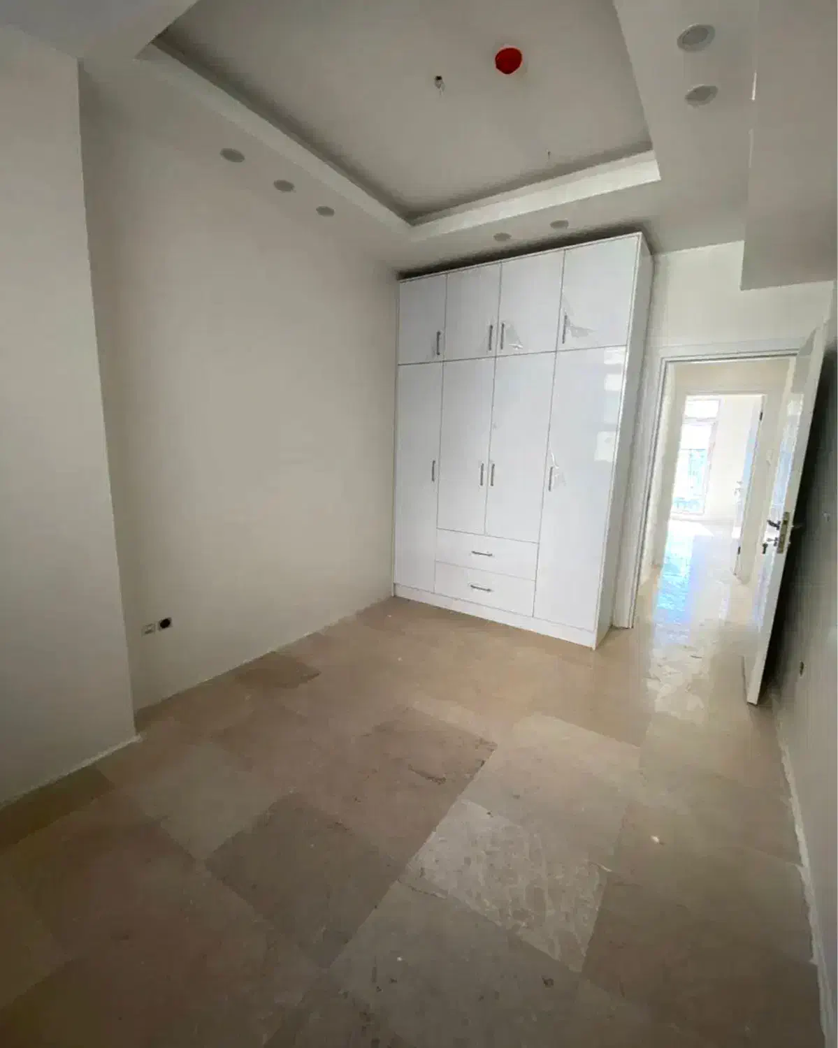 ۱۵۰ متر / خطی روبه آفتاب/سالن بزرگ-طبقه۱و۵