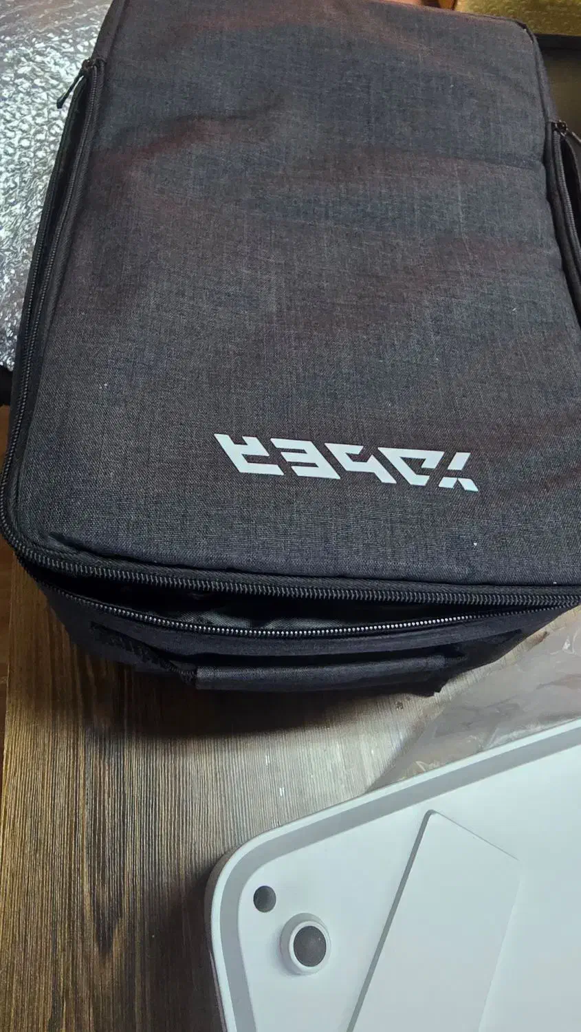 ویدیو پروژکتور yaber v6 4k|تلویزیون و پروژکتور|تهران, عباس‌آباد|دیوار