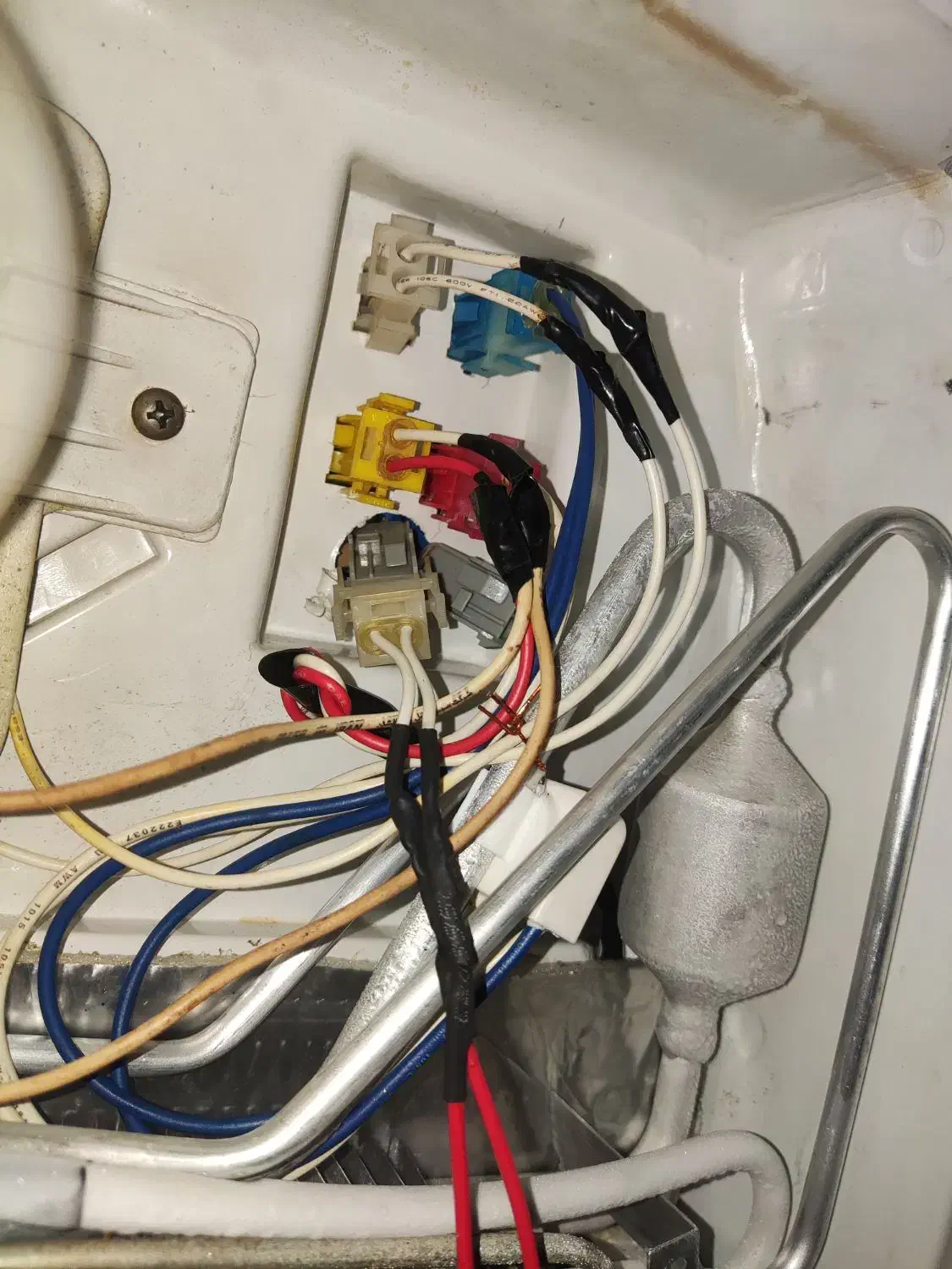 تعمیرات تخصصی انواع یخچال و لباسشویی|خدمات پیشه و مهارت|گنبد کاووس, |دیوار