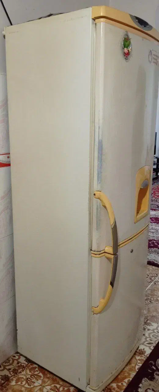 لوازم خانگی برقی|یخچال و فریزر|رشت, نخودچر|دیوار