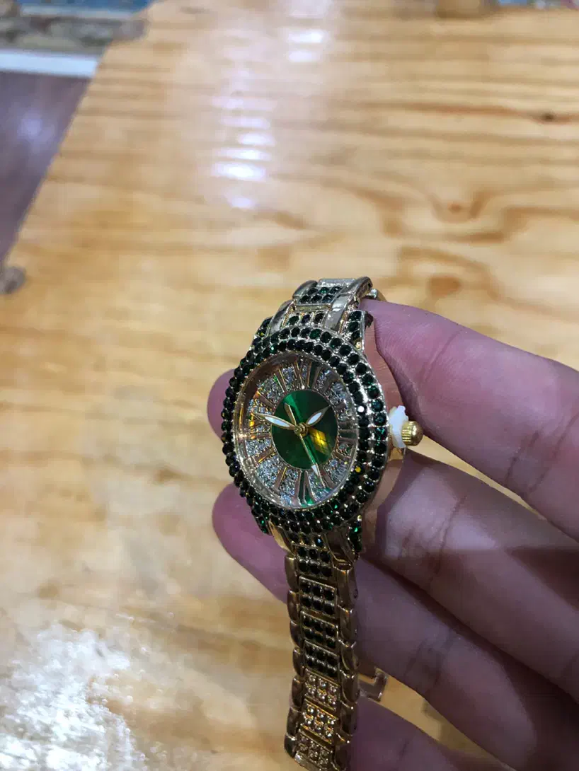 ساعت|ساعت|بندر انزلی, شاکوچه|دیوار