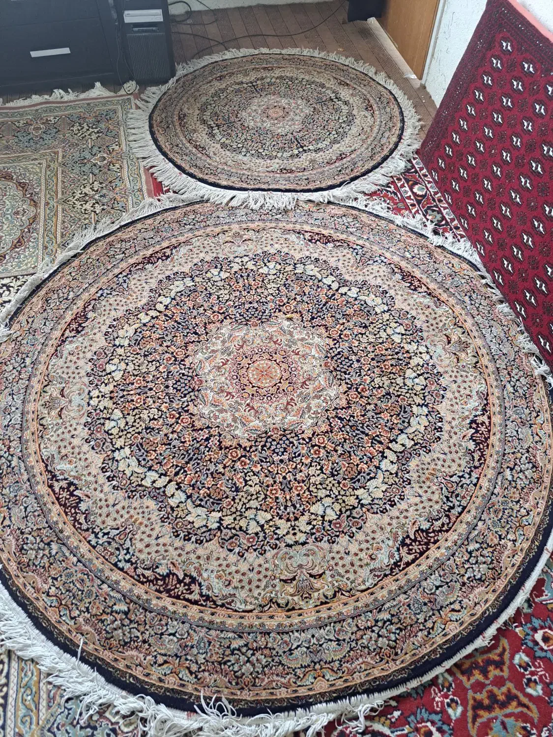 فرش گرد دستباف گونه|فرش|مشهد, تلگرد|دیوار