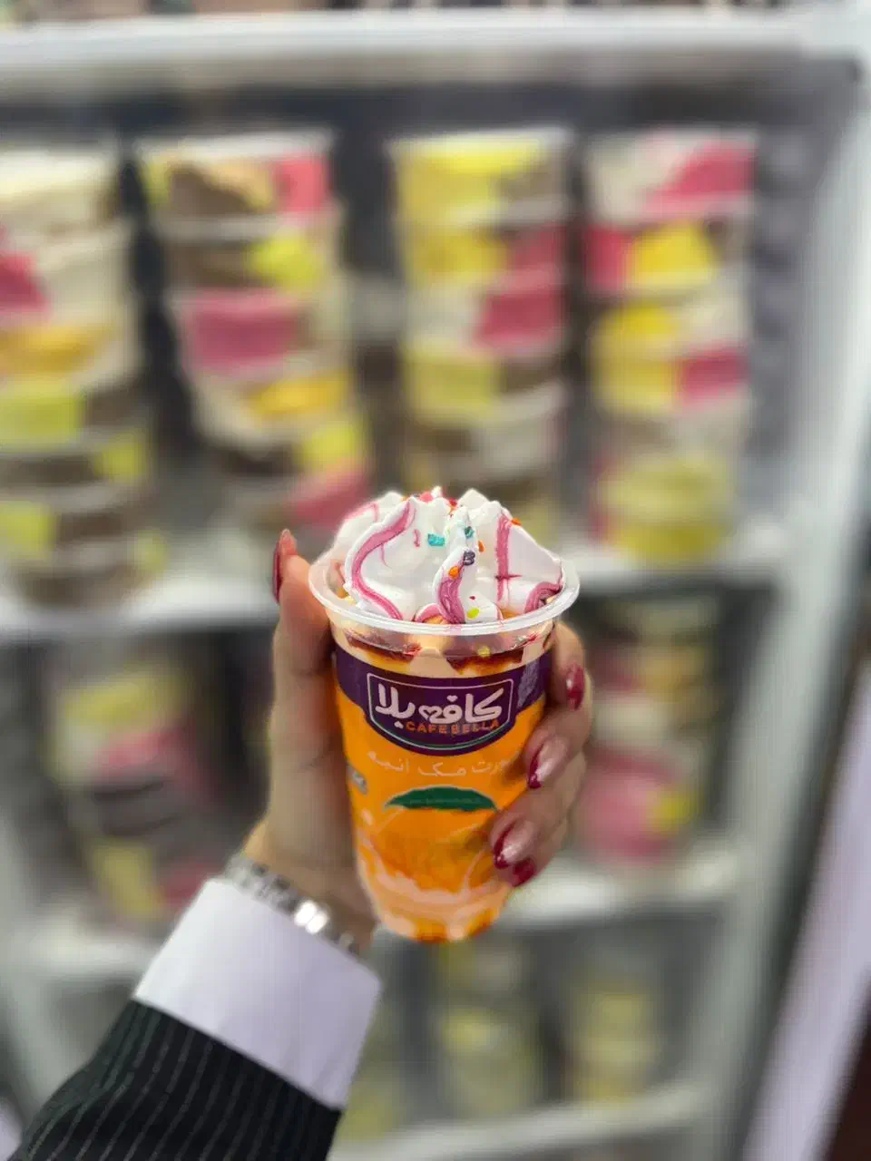 به یک ویزیتور خانم نیازمندم فقط،کافه ها|استخدام بازاریابی و فروش|نورآباد ممسنی, |دیوار