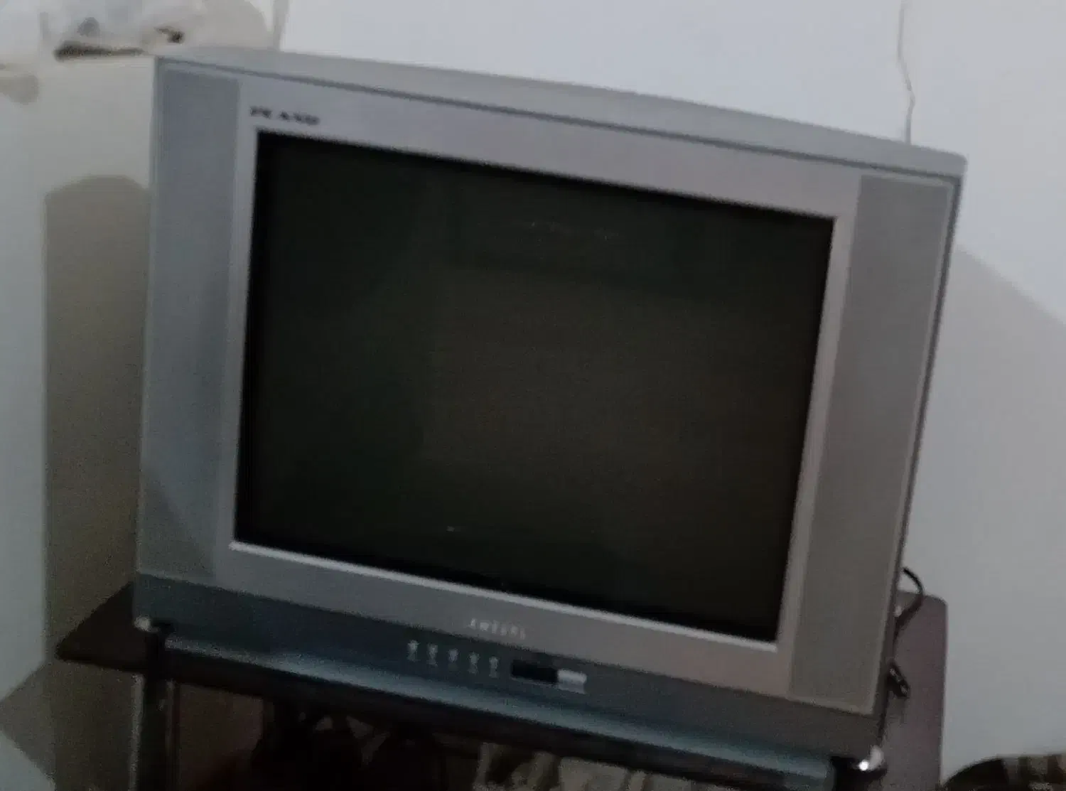 مبل راحتی ۷ نفره و تلویزیون|مبلمان خانگی و میز عسلی|خلخال, |دیوار