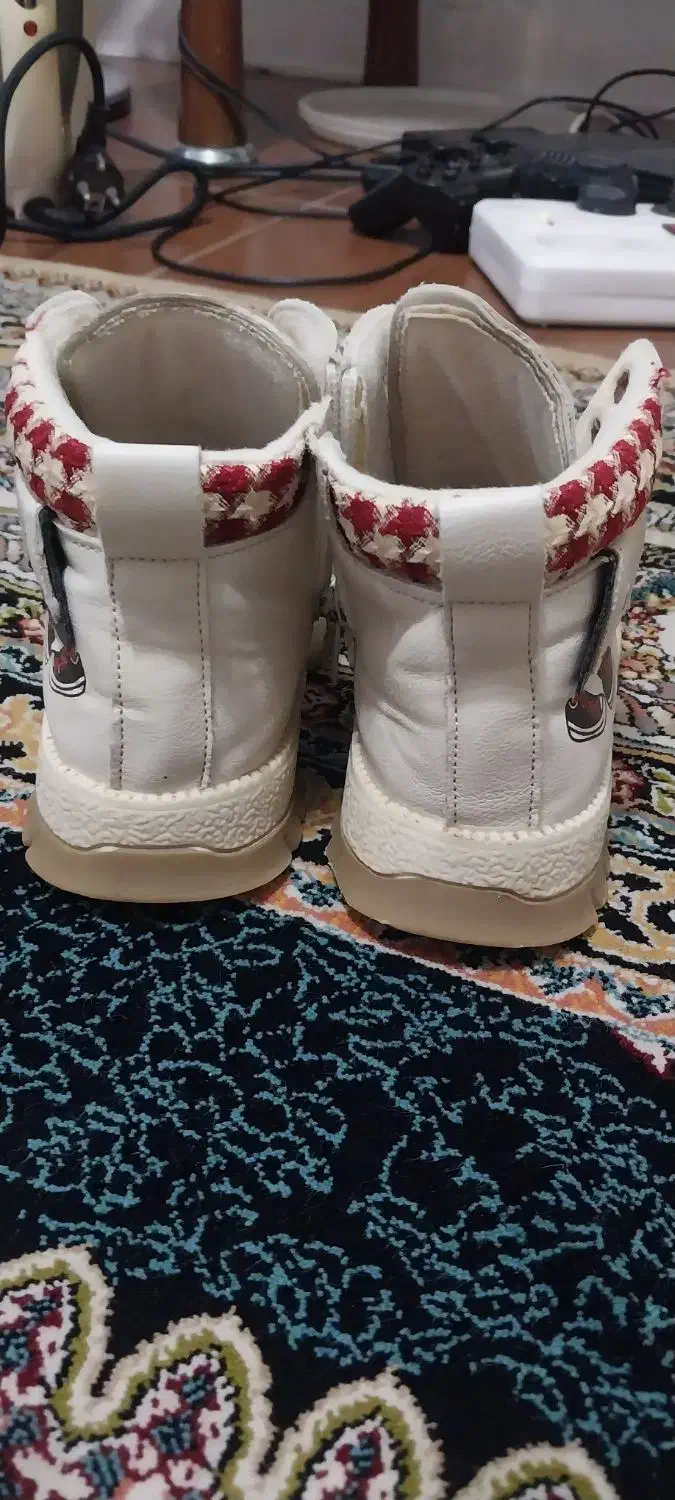 نیم بوت بچگانه|کفش و لباس بچه|رشت, کوی طالقانی|دیوار