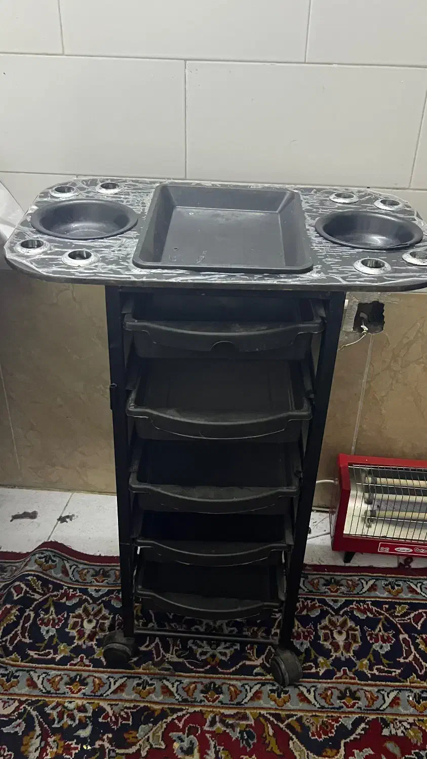 لوازم سالن زیبایی|آرایشگاه و سالن‌های زیبایی|کرج, ساسانی (قلمستان)|دیوار