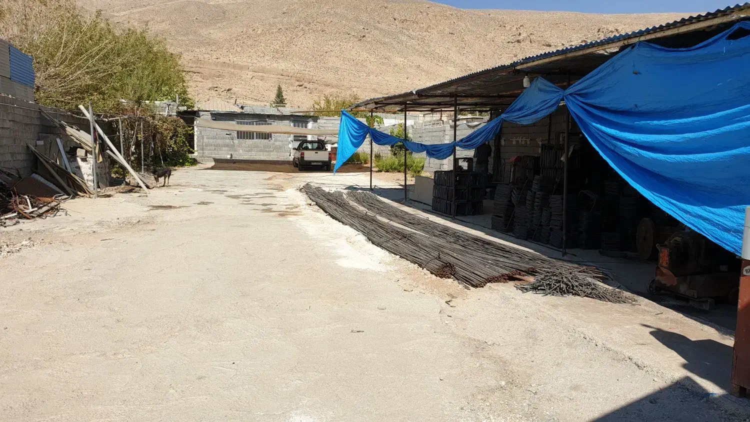 انبار حدود ۱۰۰۰متر بر جاده برق تک فاز و سه فاز|اجارهٔ دفتر صنعتی، کشاورزی، تجاری|شیراز, کفترک|دیوار