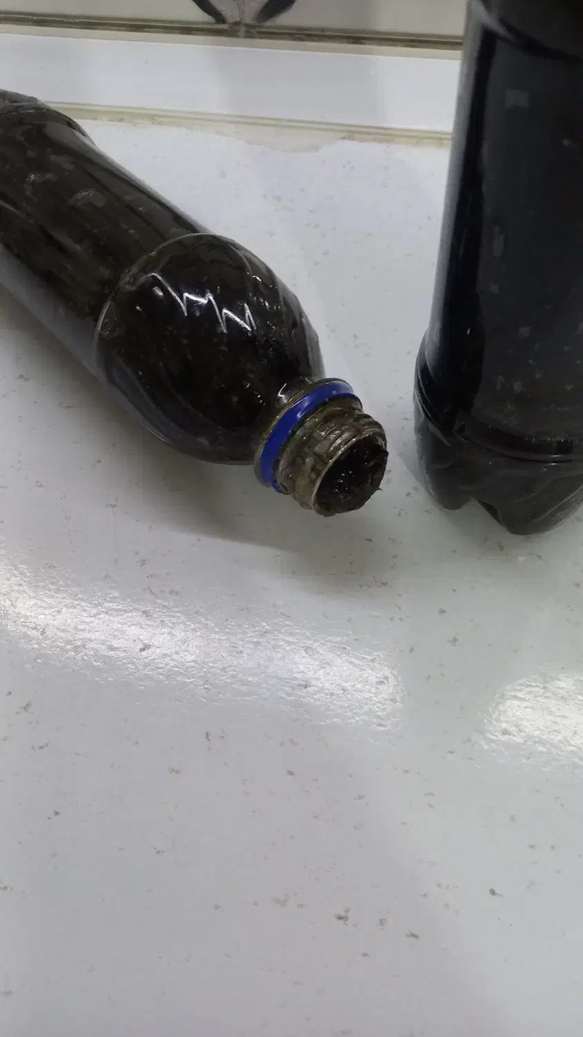 ریکا سیاه|مواد شوینده و دستمال کاغذی|هشتگرد, هشتگرد قدیم|دیوار