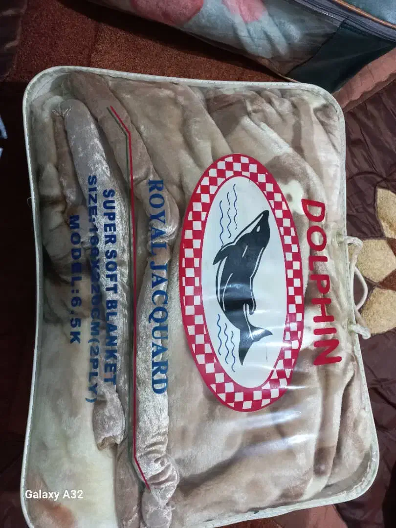 پنج تا پتوی خارجی دو لایه برای فروش|رختخواب، بالش، پتو|شیراز, ملاصدرا|دیوار