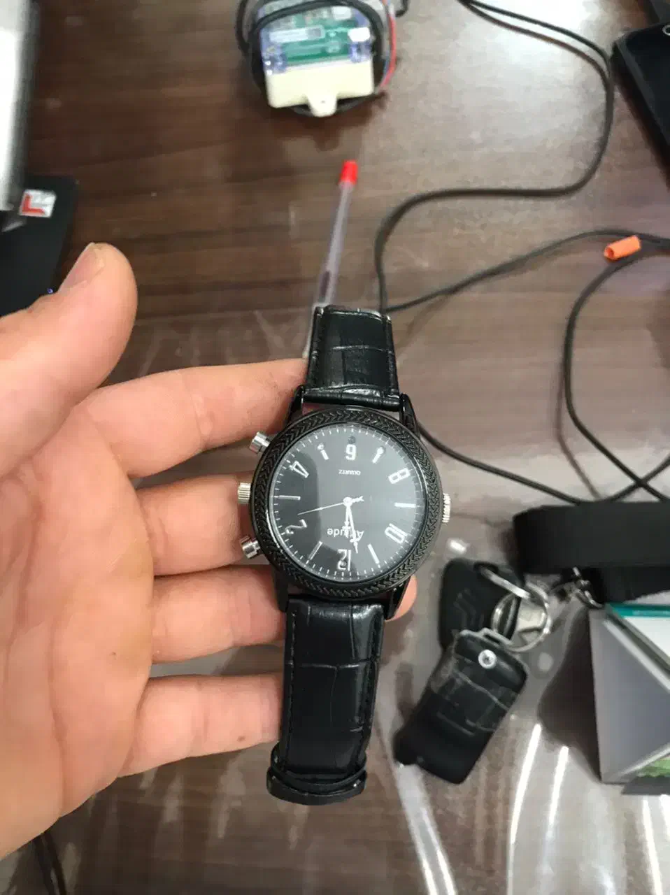 ساعت دوربین مخفی|دوربین مداربسته|قم, دروازه قلعه|دیوار