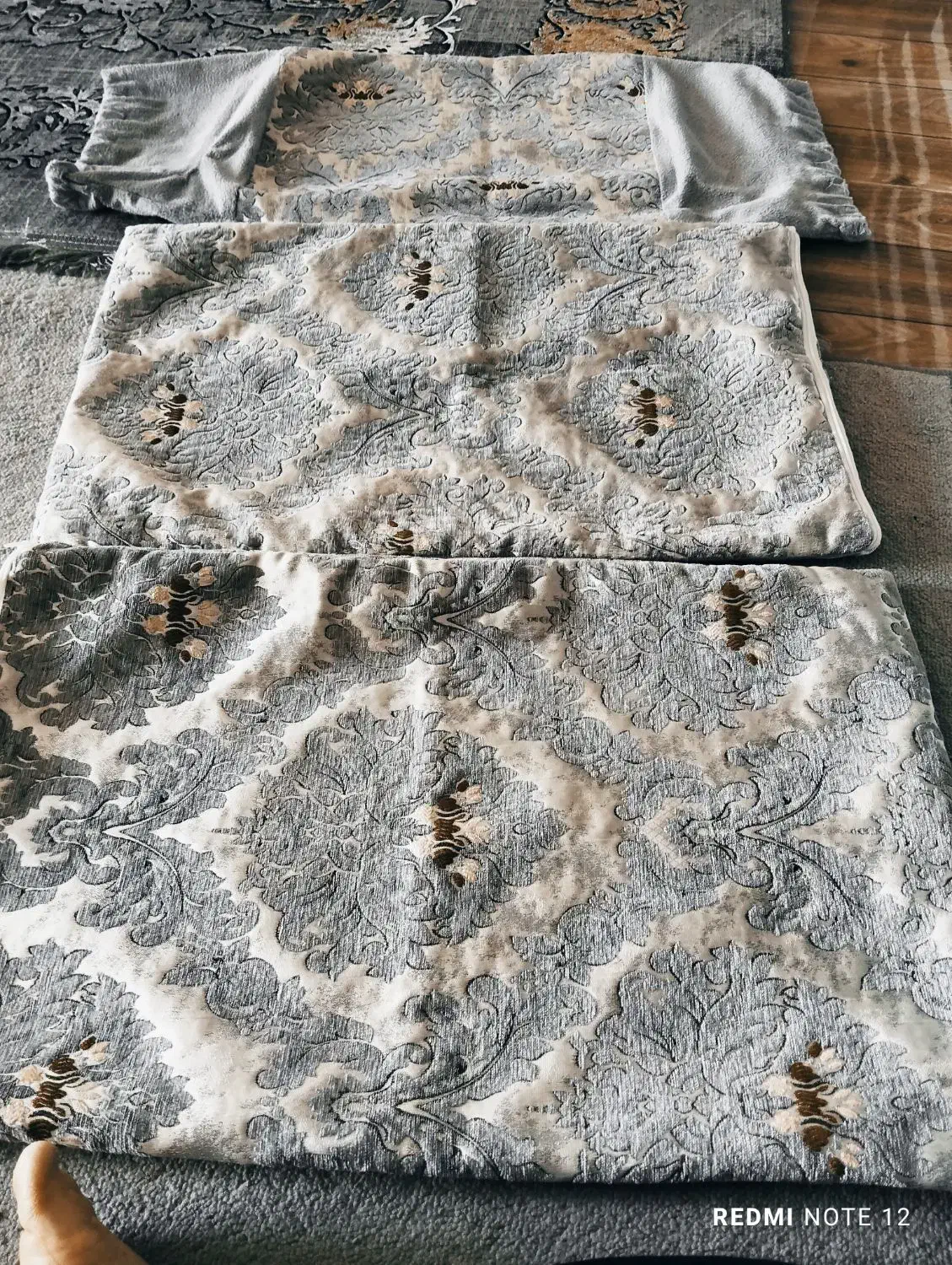 16تاروبالشی کرم طوسی درحدنو|رختخواب، بالش، پتو|سرپل ذهاب, |دیوار