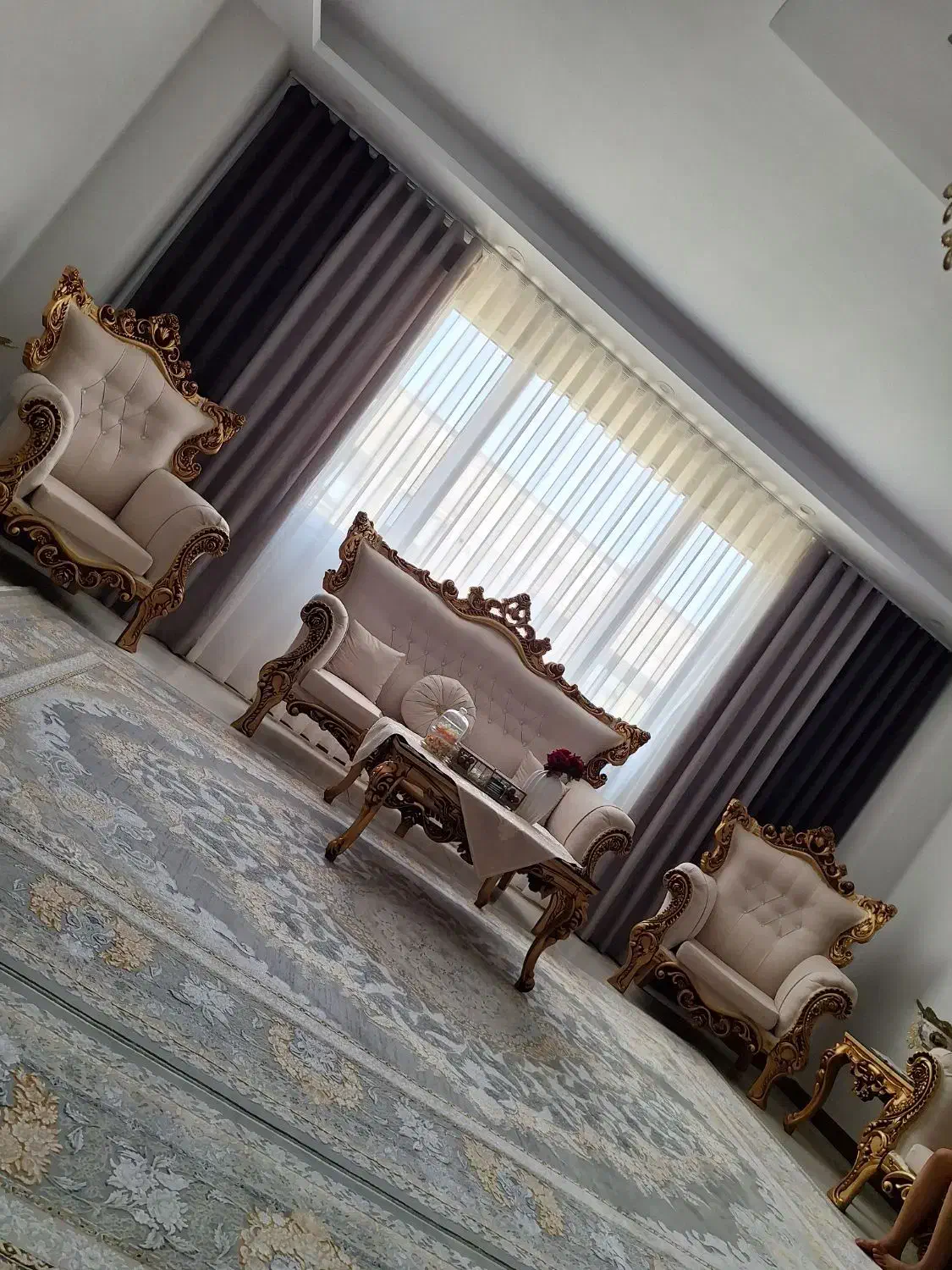 مبل استیل کاملا نو همراه کاور و جلو مبلی و عسلی|مبلمان خانگی و میز عسلی|پرند, فاز ۱|دیوار