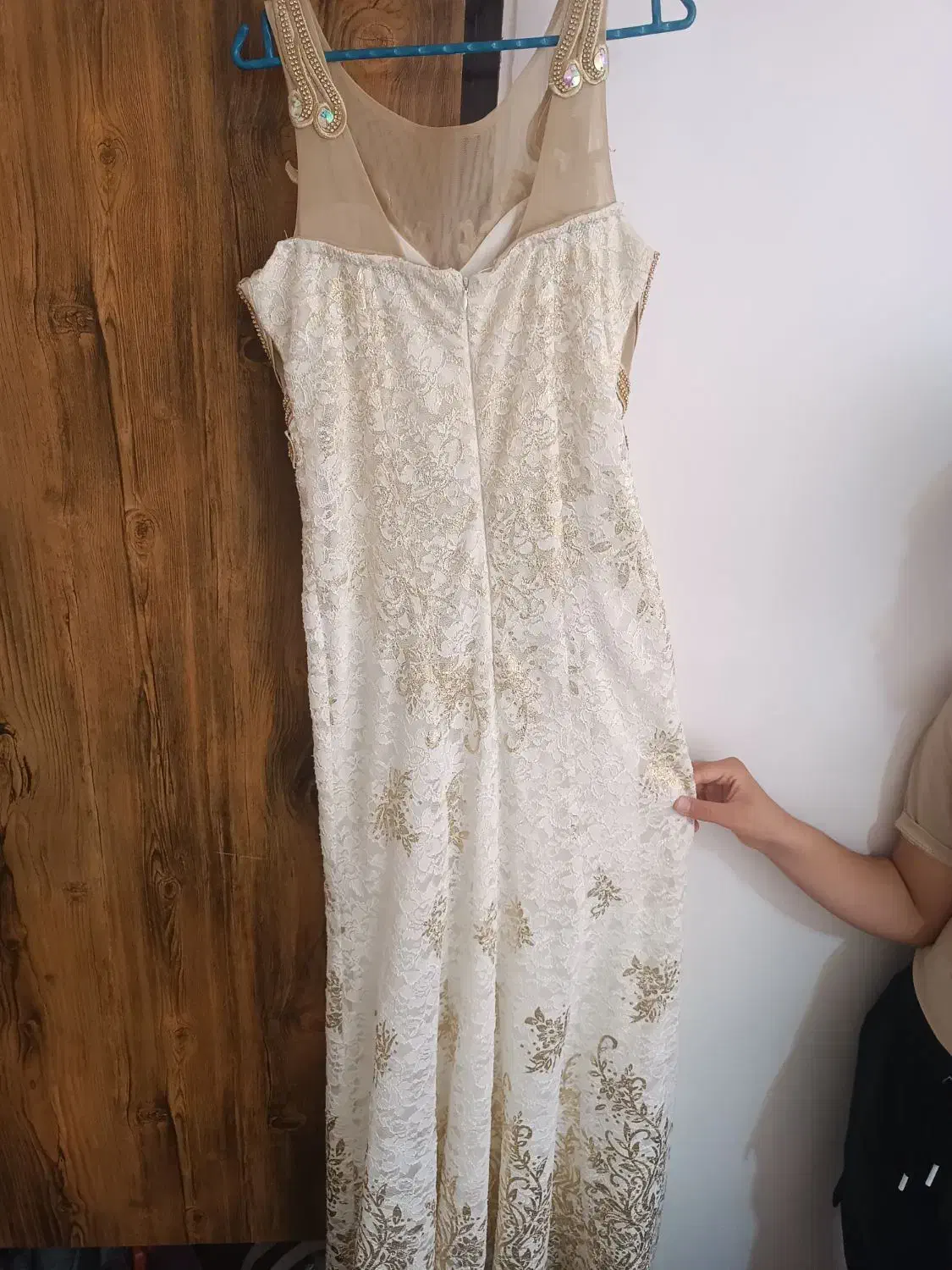 لباس مجلسی|لباس|اشتهارد, |دیوار