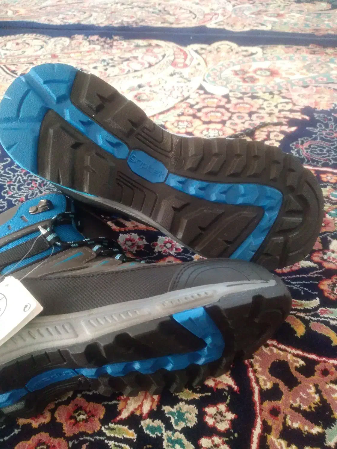 کفش کوهنوردی|کیف، کفش، کمربند|ایلام, |دیوار