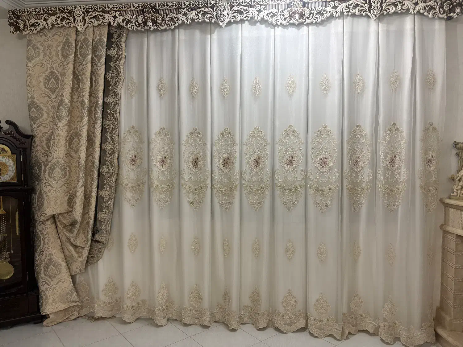 پرده همراه با دو عدد والان و کتیبه|پرده، رانر، رومیزی|اشتهارد, |دیوار