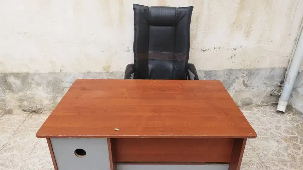 میز وصندلی|مبلمان اداری|سیلوانه, |دیوار