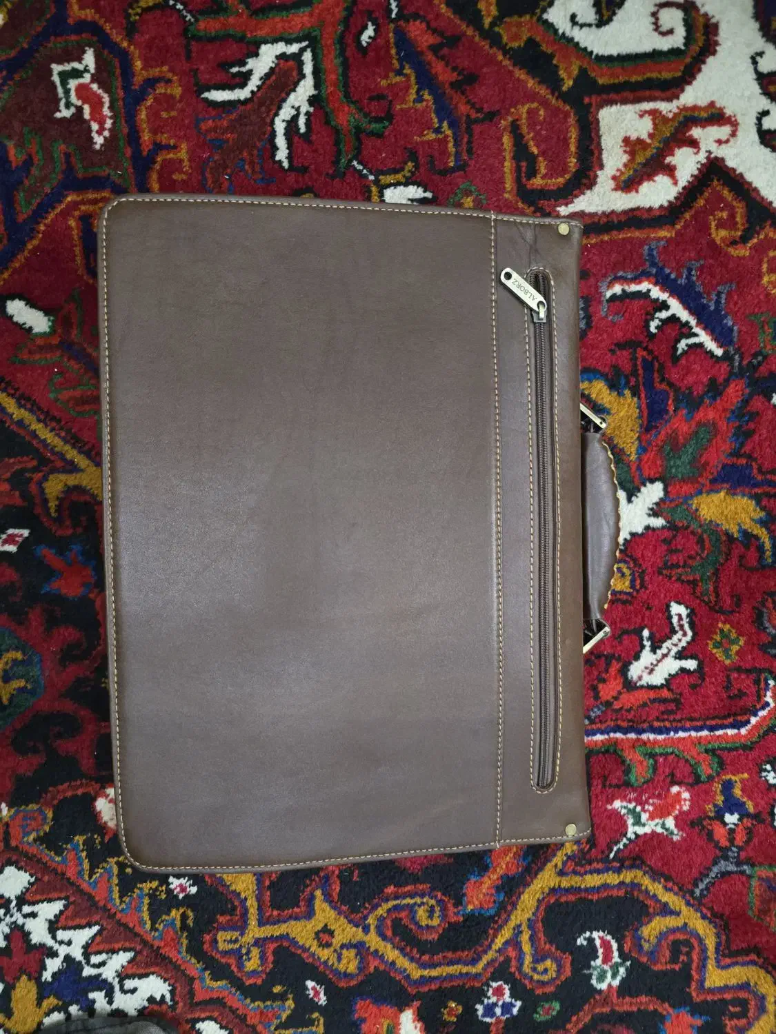 کیف چرم اداری قهوه ای|کیف، کفش، کمربند|ری, جوانمرد قصاب|دیوار