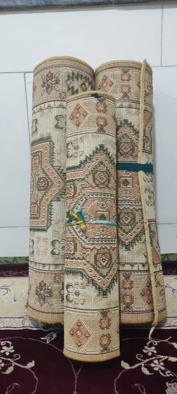 کناره و روپله ای|پادری|قم, چهل درخت‎|دیوار