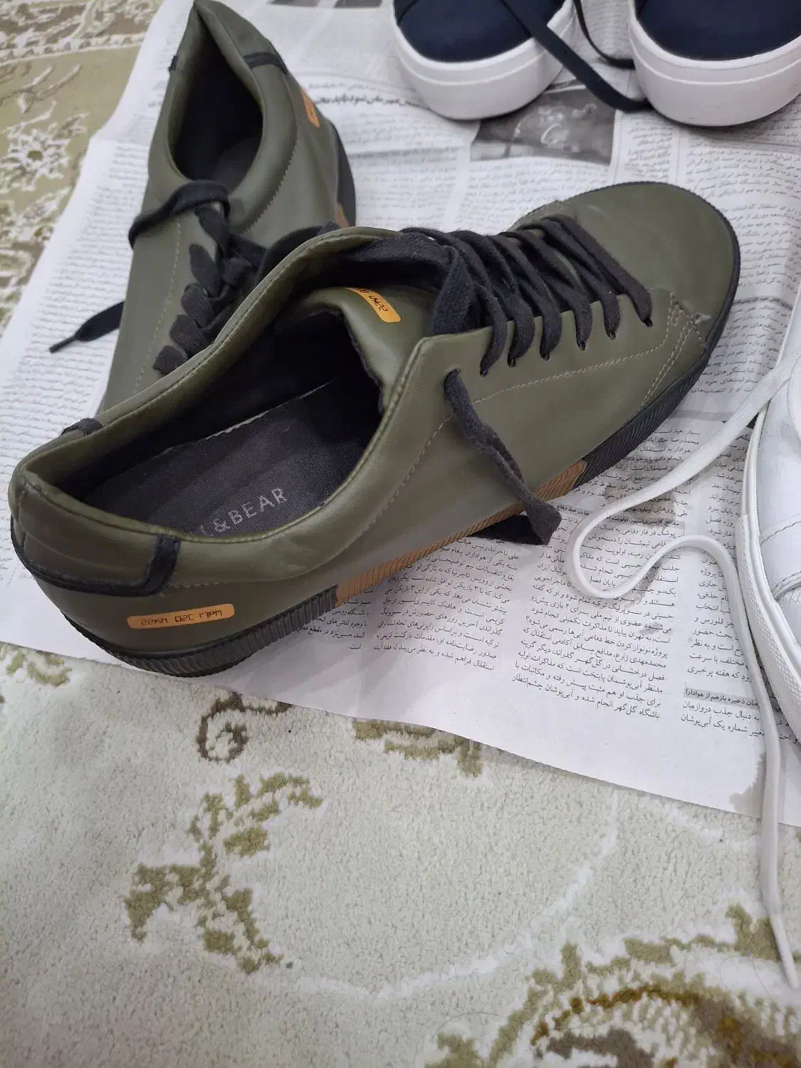 تعدادی کتونی برنددر حد نو و نیم بوت دخترانه|کیف، کفش، کمربند|رشت, توشیبا|دیوار