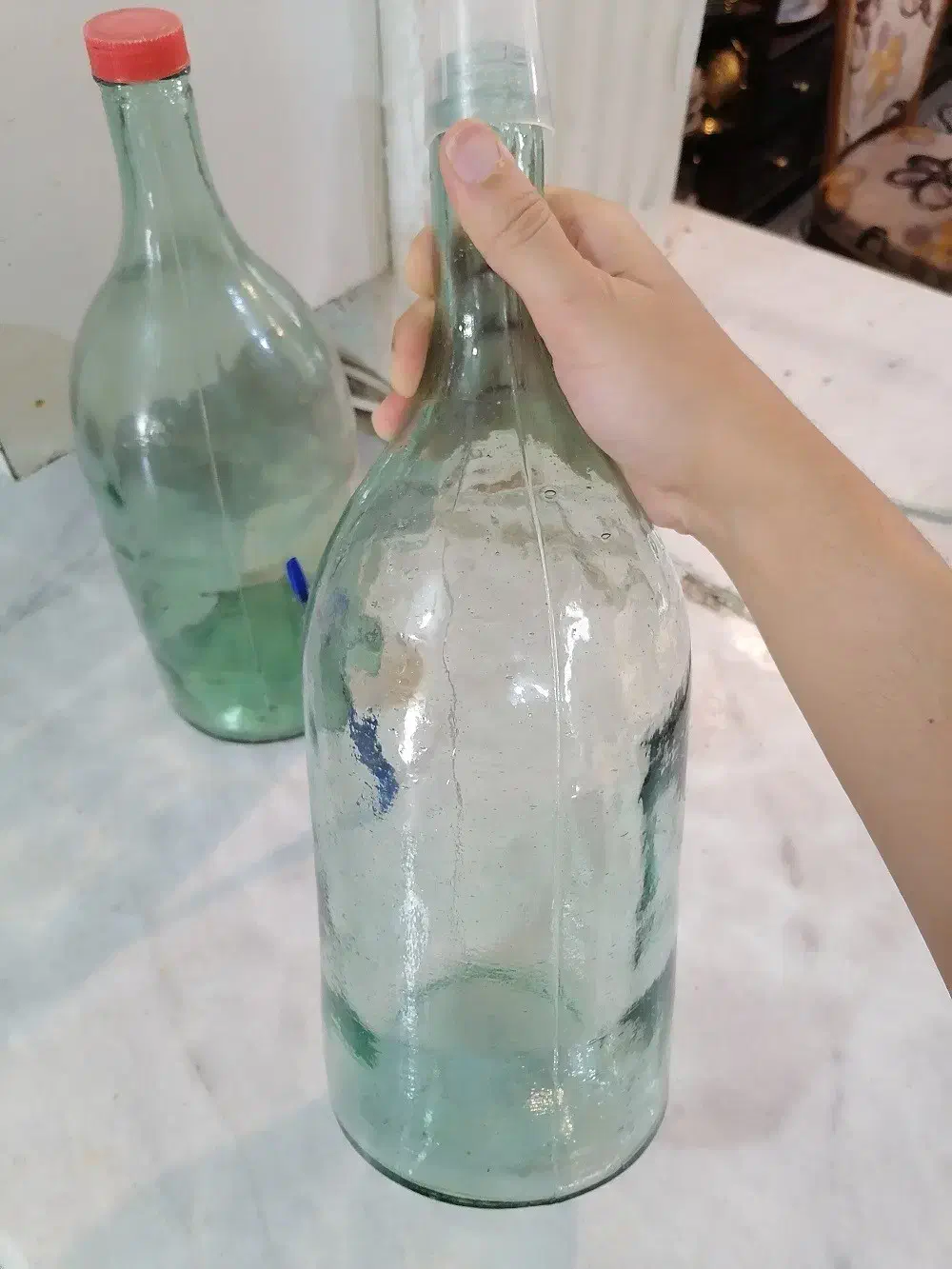 بطری نیزه ای آبی رنگ آبلیمو آبغوره|ظروف نگهدارنده، پلاستیکی، یک‌بارمصرف|اهواز, نادری|دیوار