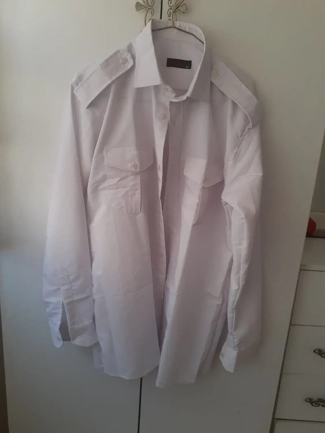 پیراهن نظامی نو|لباس|پردیس, فاز ۱|دیوار