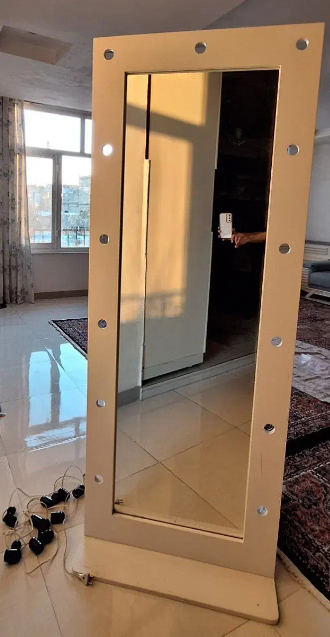 آینه|آرایشگاه و سالنهای زیبایی|قوچان, |دیوار