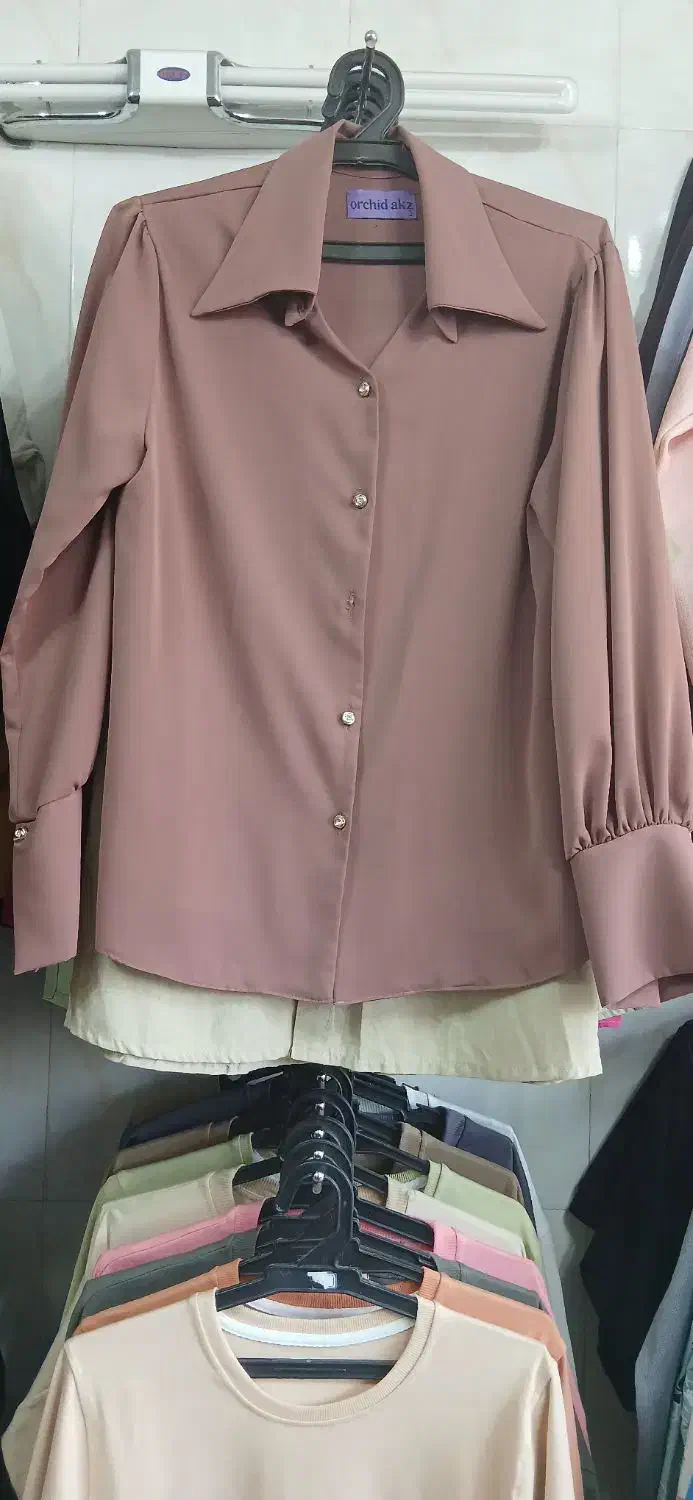 ی تعداد شومیز ومانتو سایز۴۲ تا ۴۸  مناسب|لباس|کاشان, استرک|دیوار