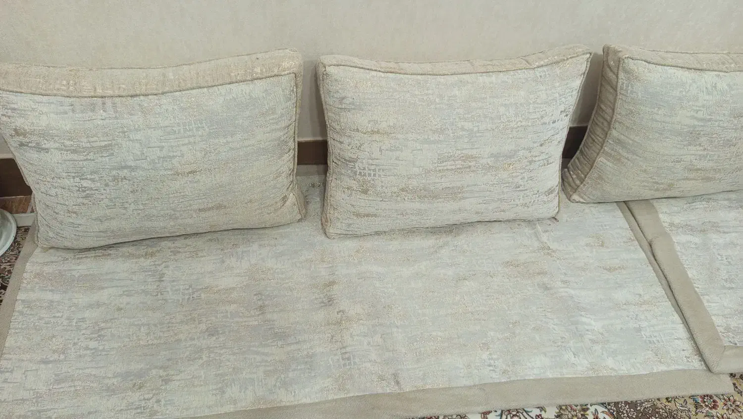 رو پشتی با کفی|پشتی|نجفآباد, یزدانشهر|دیوار