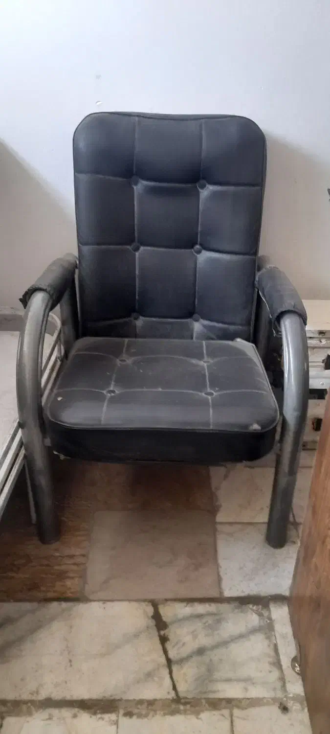 میز بزرگ و صندلی اداری|مبلمان اداری|رباطکریم, رباطکریم|دیوار