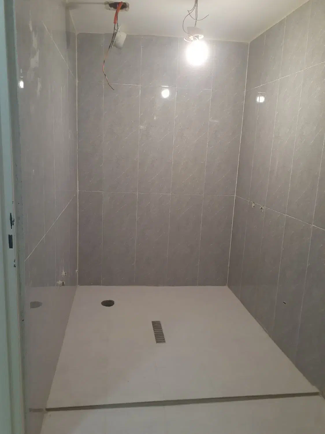 سرامیک کار.کاشیکار.تخریب لوله کشی.رفع نم|خدمات پیشه و مهارت|کرج, فاز ۳ گوهردشت|دیوار