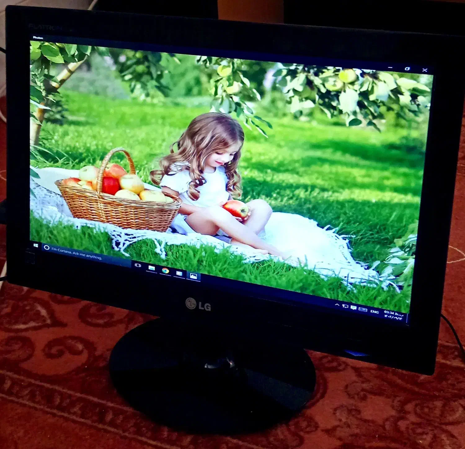 مانیتور حرفه ای کامپیوتر 19 اینچ ال جی lg طراحی|قطعات و لوازم جانبی رایانه|نجف‌آباد, امیرکبیر|دیوار