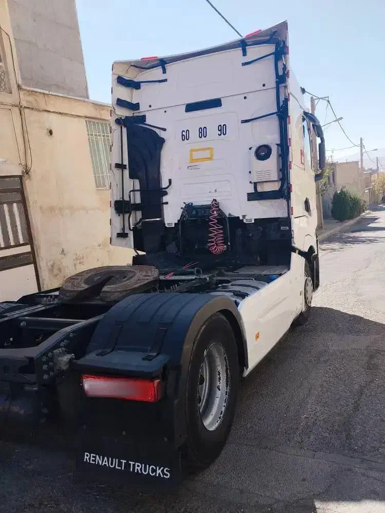 رنو ۵۲۰ های|خودرو سنگین|قلقل رود, |دیوار