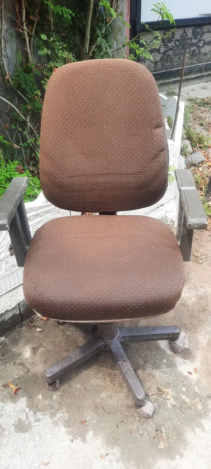 صندلی گردان جک دار وچرخ دار سالم درحدنو|مبلمان اداری|قزوین, |دیوار