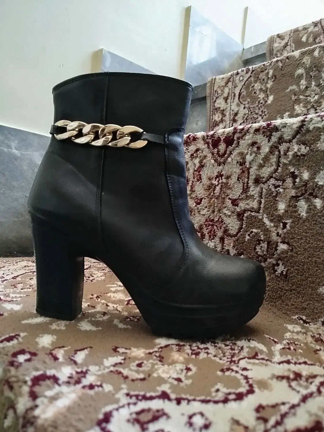 نیم بوت بسیار زیبا|کیف، کفش، کمربند|اراک, |دیوار