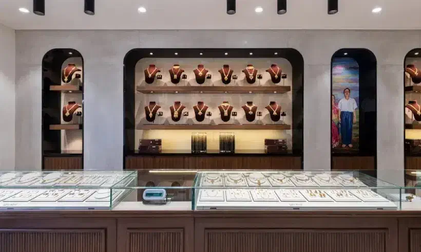 رهن کامل و رهن اجاره مغازه طلا فروشی|اجارهٔ مغازه و غرفه|بندرعباس, |دیوار