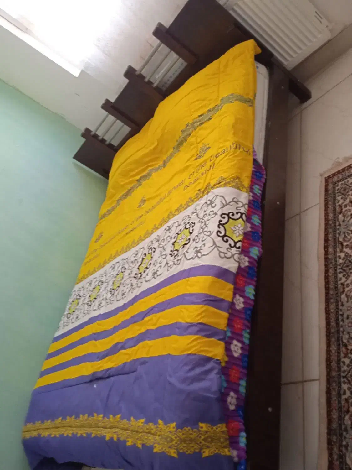 تخت دو نفره و تخت یک نفره همراه با تخت میزبان|تخت و سرویس خواب|بیرجند, |دیوار