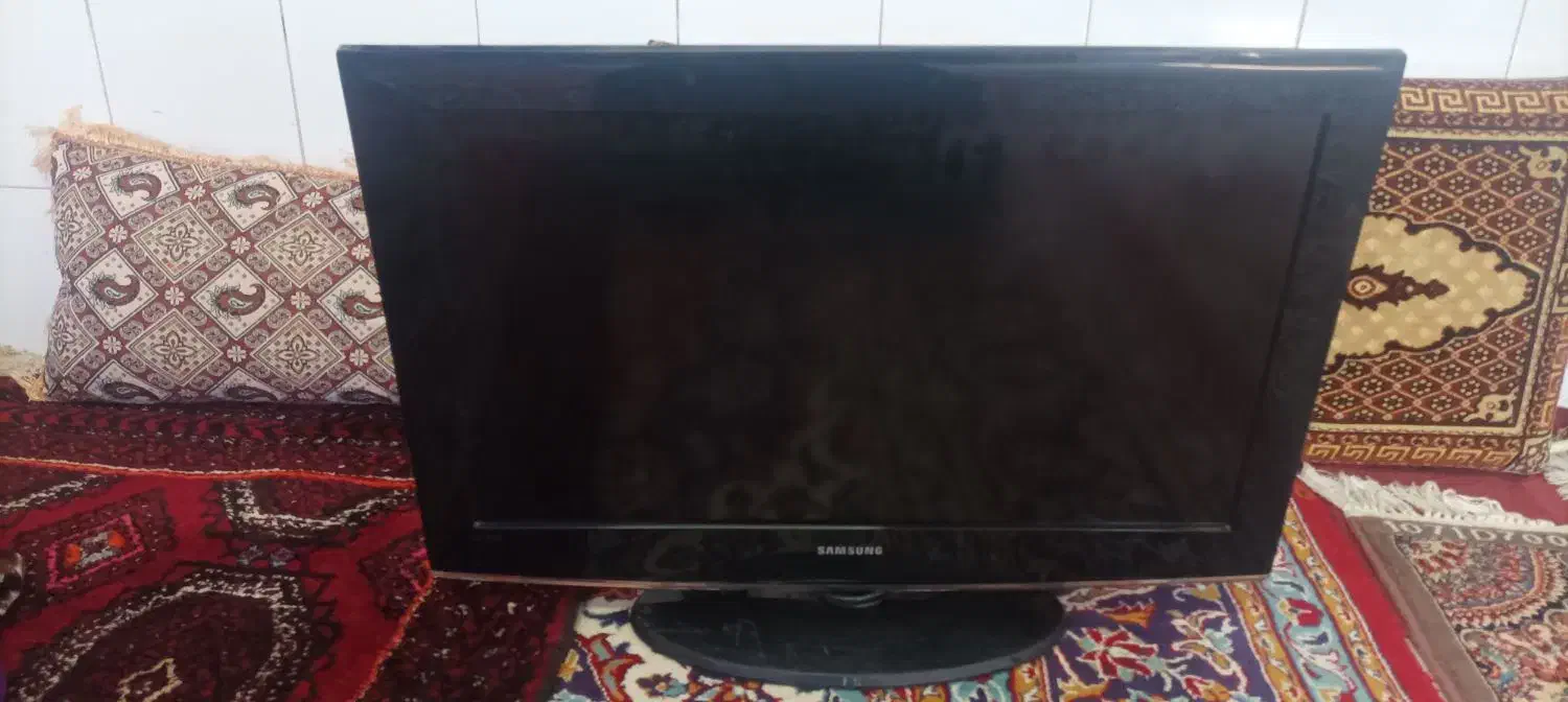 تلویزیون 32 اینچ|تلویزیون و پروژکتور|تربت‌حیدریه, حاجی یار‎|دیوار