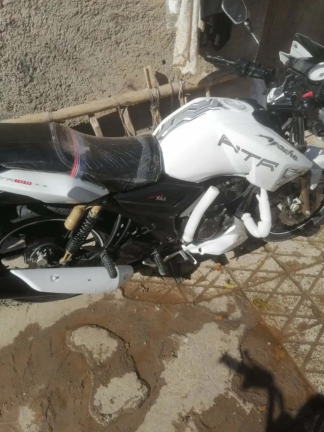 موتور آپاچی مزایده|موتورسیکلت|نیشابور, گنبد سبز|دیوار