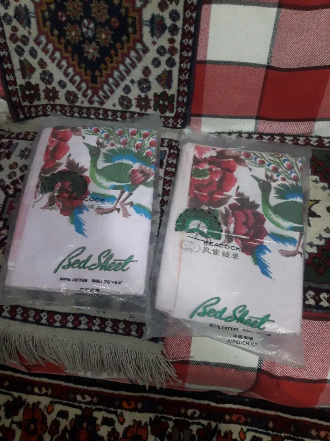 رو بالشتی قدیمی|رختخواب، بالش، پتو|شهرضا, |دیوار