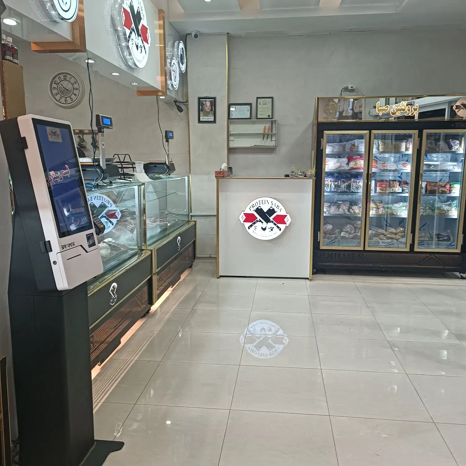 نیروی جوان جهت کار در قصابی(تکه کار مرغ و ماهی)|استخدام خدمات فروشگاه و رستوران|مشهد, امامیه (شهرک غرب)|دیوار