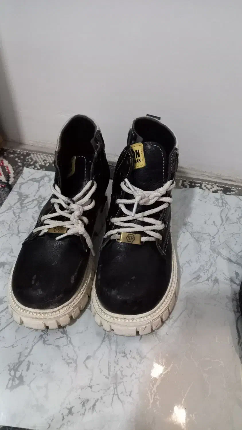 پوتین سفید مشکی سایز ۳۰ بسیار سالم|کیف، کفش، کمربند|پاکدشت, پاکدشت (مامازند)|دیوار