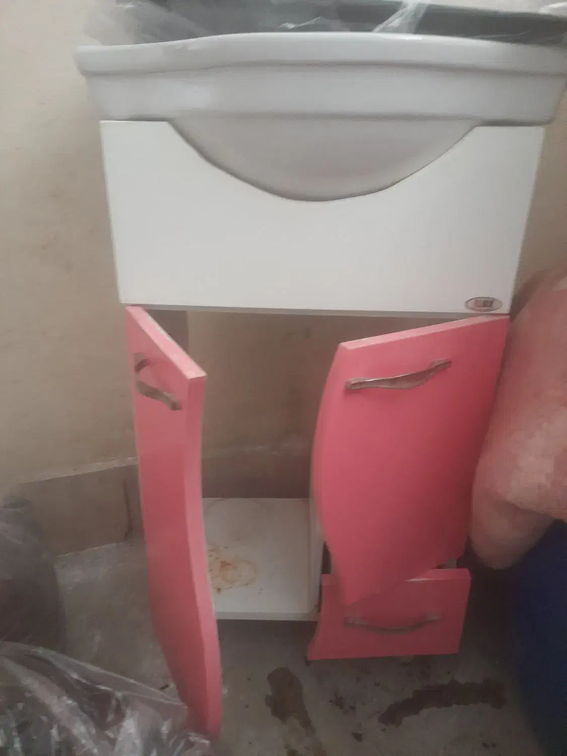 روشویی کابینتی با آیینه کارکرده|لوازم سرویس بهداشتی|ملایر, |دیوار