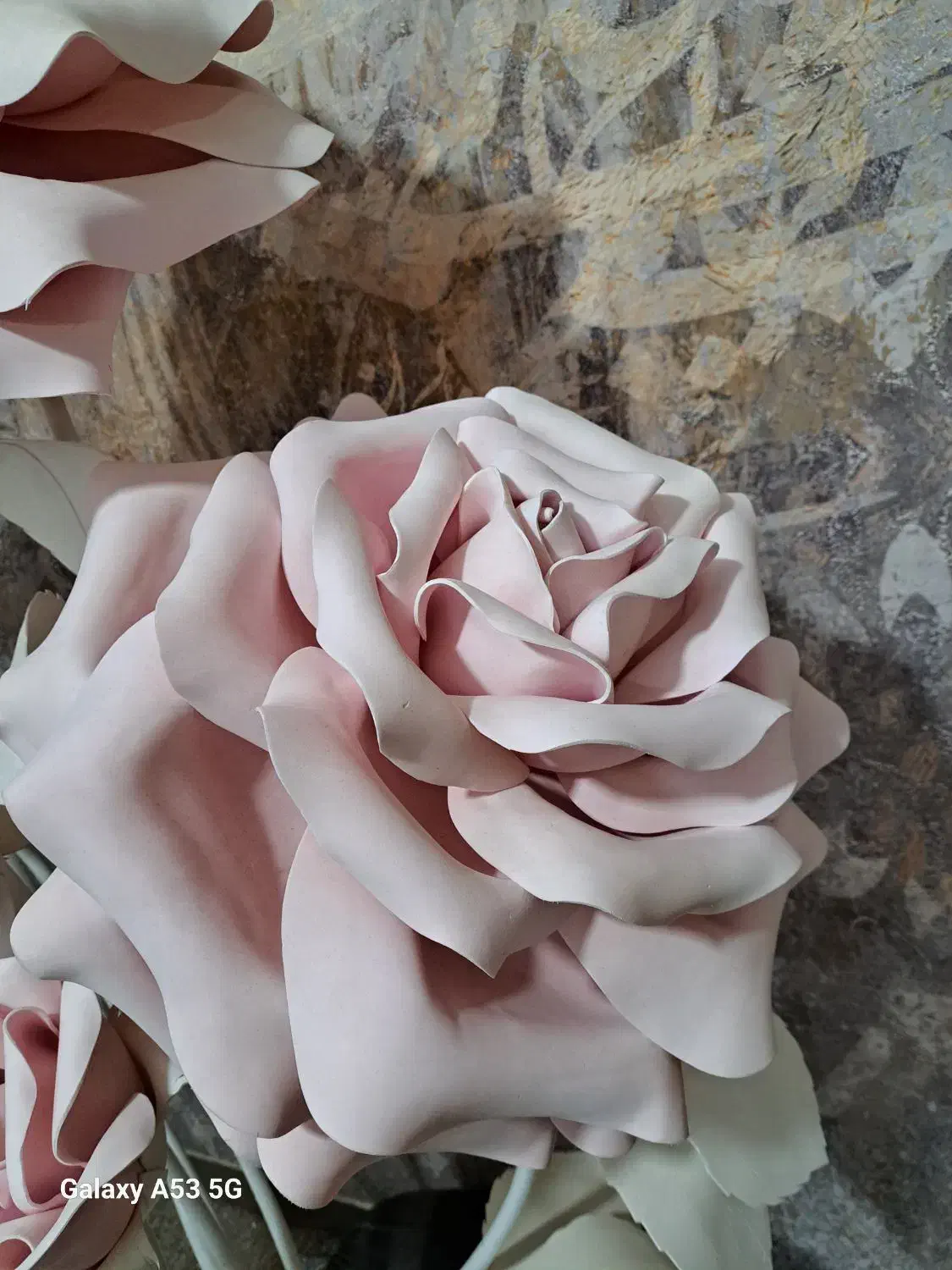 گل دکوراتیو بزرگ|گل مصنوعی|مسجد سلیمان, |دیوار