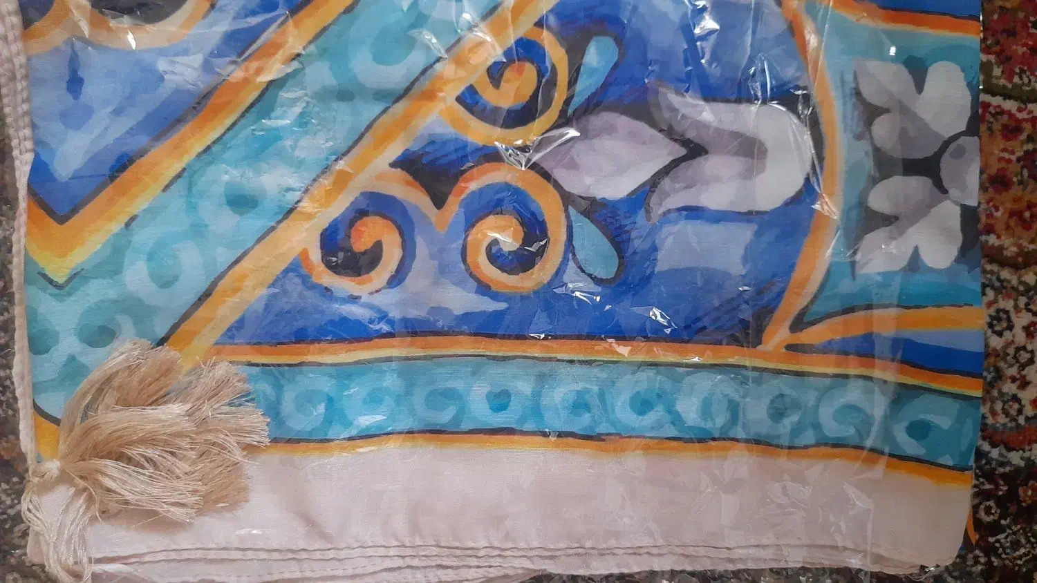 شال و روسری و یک پارچه زیبا|لباس|تبریز, |دیوار