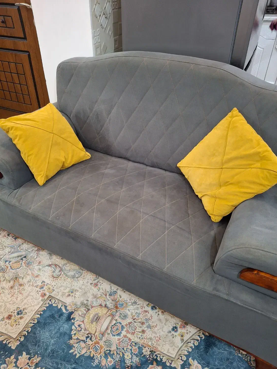 مبل راحتی|مبلمان خانگی و میز عسلی|رشت, شهرک احمد خمینی|دیوار