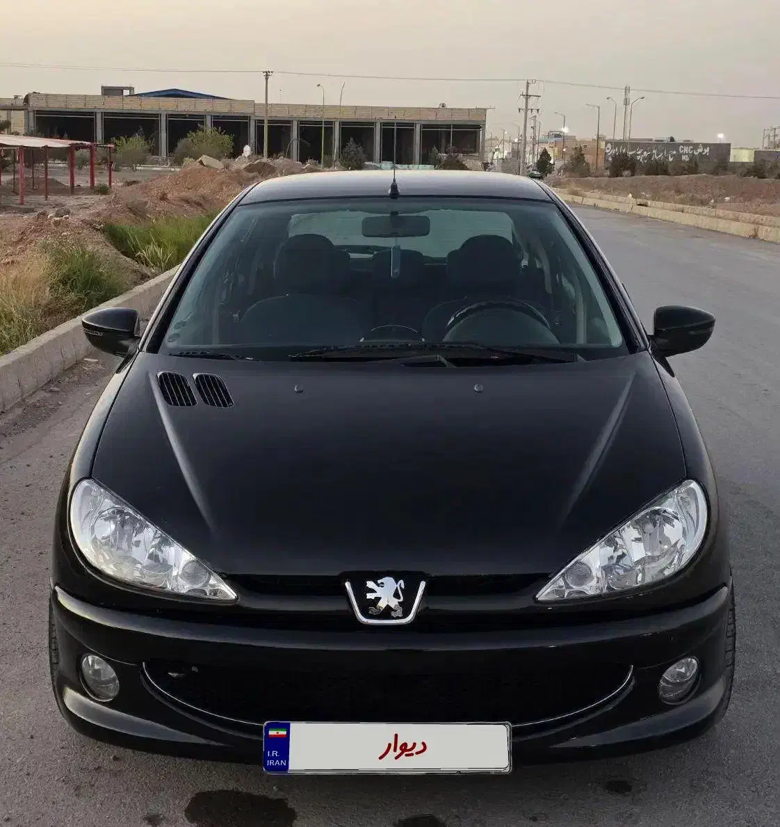 تیپ ۵ مدل ۸۲|خودرو سواری و وانت|فولادشهر, سایت صنعتی کاوه|دیوار