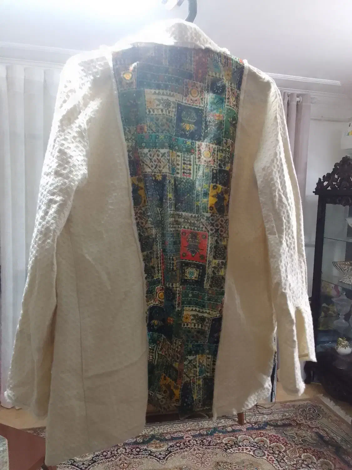 پوشاک زنانه|لباس|لاهیجان, انقلاب|دیوار