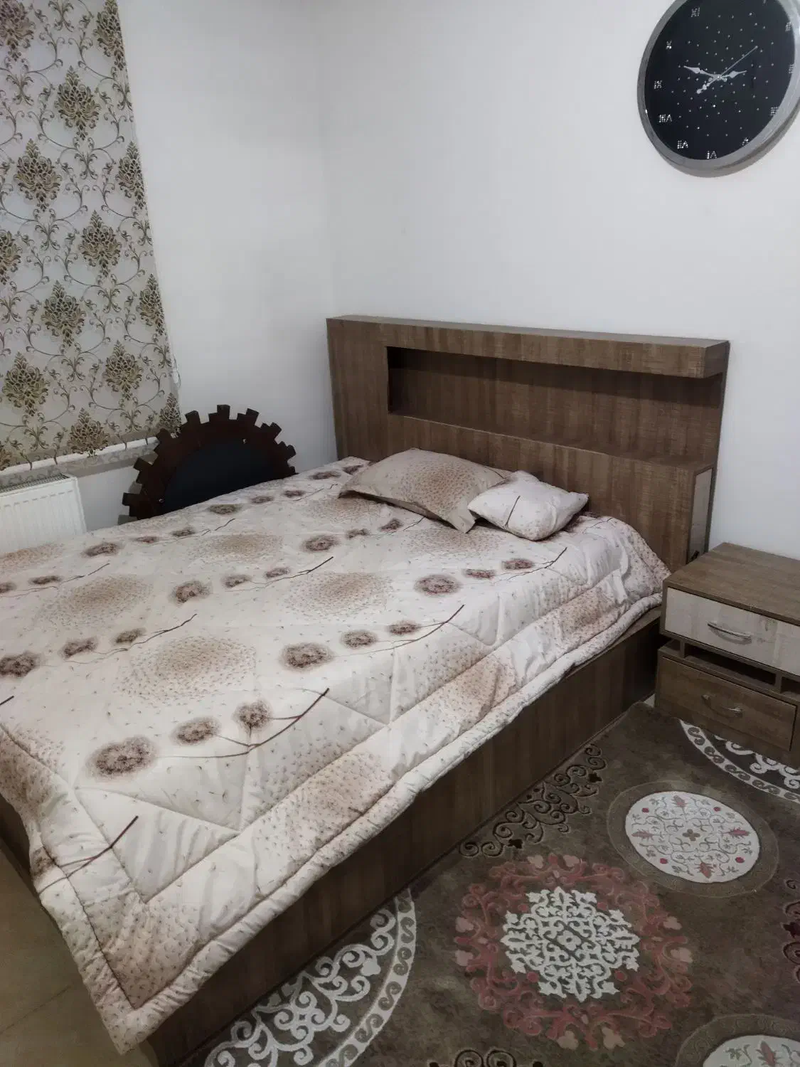 تخت خواب دو نفره همراه با تشک طبی|تخت و سرویس خواب|گرمدره, |دیوار