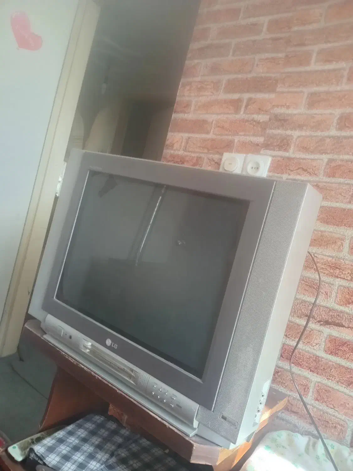 تلویزیون ال جی 21|تلویزیون و پروژکتور|شاهین‌شهر, طالقانی|دیوار